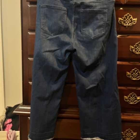 Liverpool Wide Crop Jeans - Picture 5 of 5